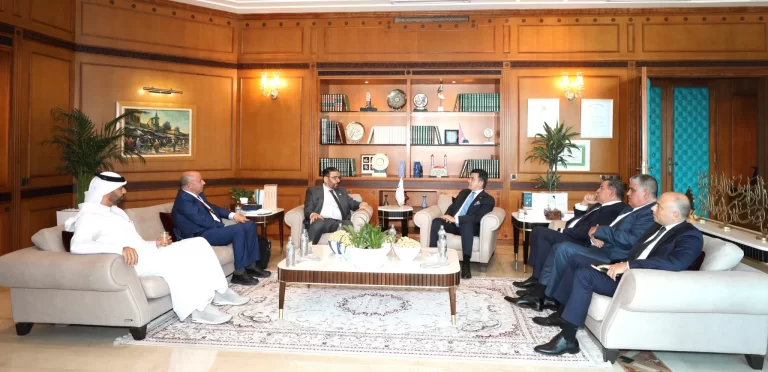 cfbe41a9-5b4f-4542-80c2-3f732a44000d-2048x993